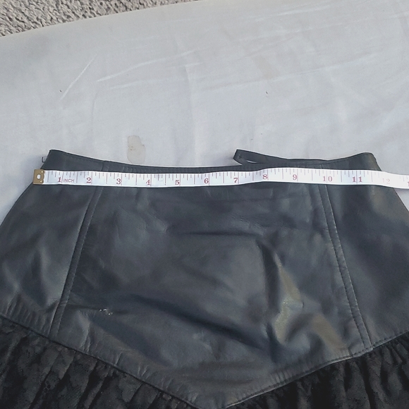80s vintage CHIA, black leather, 3 tiered folded lace skirt. Size 4 - Picture 6 of 7